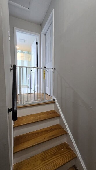 Building Photo - 157 Beacon Hill Common