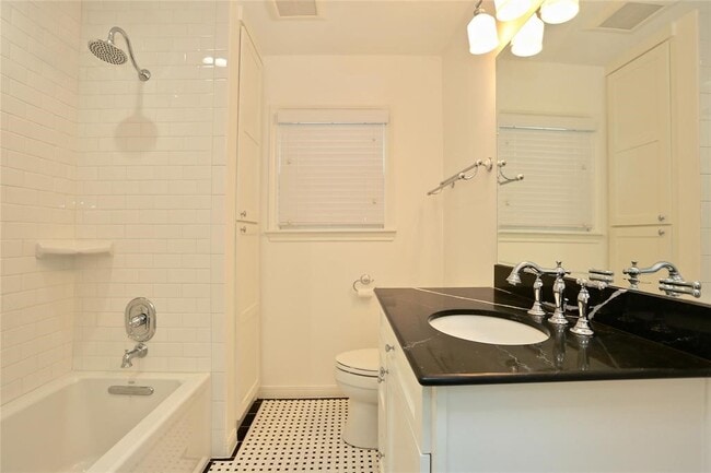 Building Photo - 4106 Milton St