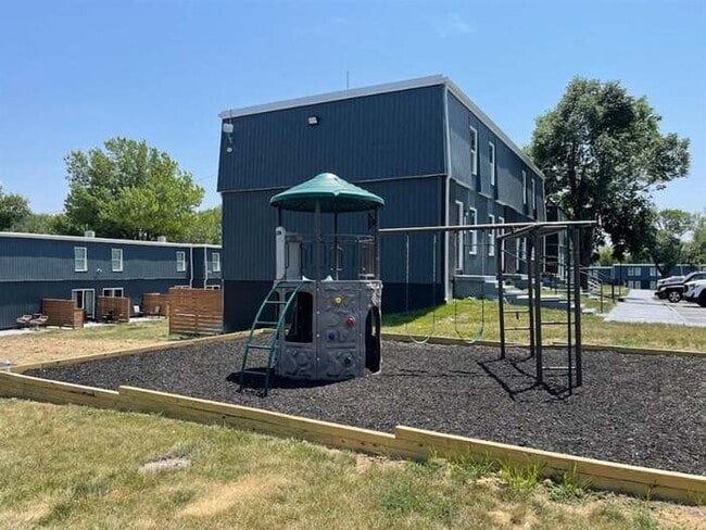Building Photo - Woodlark Apartents