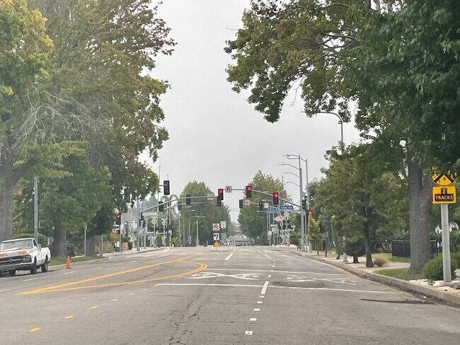 Commuter Train to beaches and downtown Los Angeles only 3 block north - 2935 Westwood Blvd