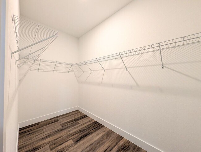 Building Photo - Spacious 3 Bedroom / 3.5 Bathroom Townhome for Rent – Miami