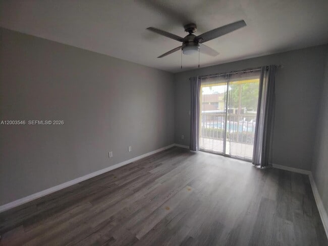 Building Photo - 2668 Kings Lake Blvd