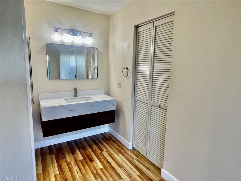 Building Photo - 6000 Timberwood Cir