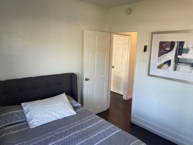 Building Photo - Wonderful Newly Remodeled 2 Bedroom House in Prime Alhambra Location Fully Furnished