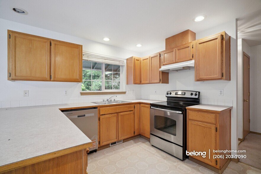 Building Photo - 15121 182nd Ave SE