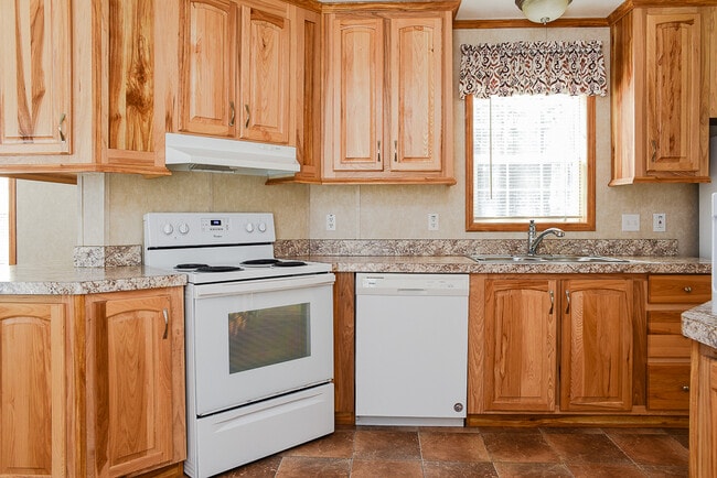 Building Photo - 900 Boothby Rd