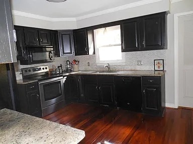 Building Photo - 520 Edinboro Dr