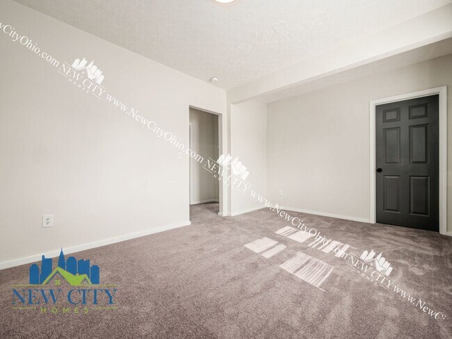 Building Photo - 753 1/2-878-872 Sullivant Ave