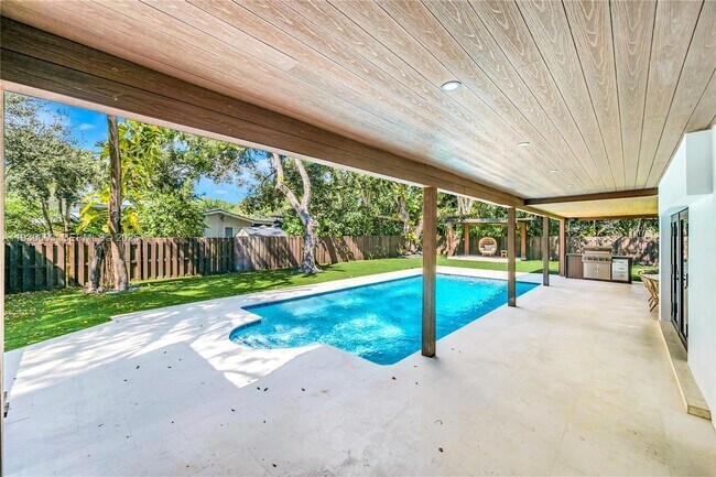 Building Photo - 11340 SW 74th Ct