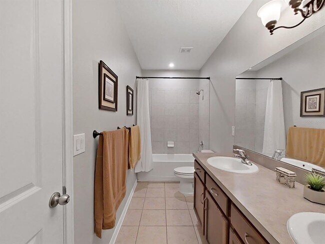 Building Photo - 14066 Finsbury Dr