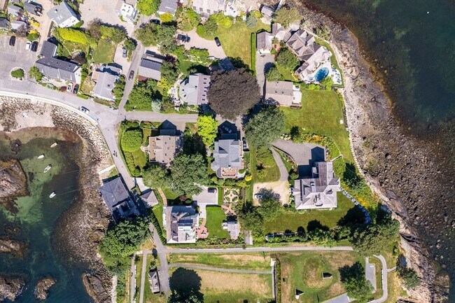Building Photo - 5 Fort Sewall Ln