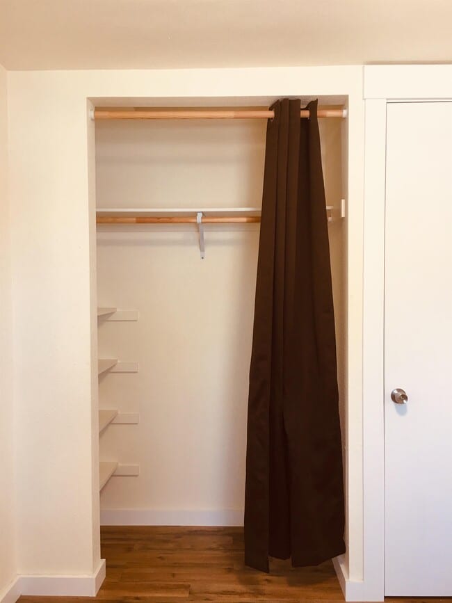 Building Photo - 4550 Lakeshore Blvd