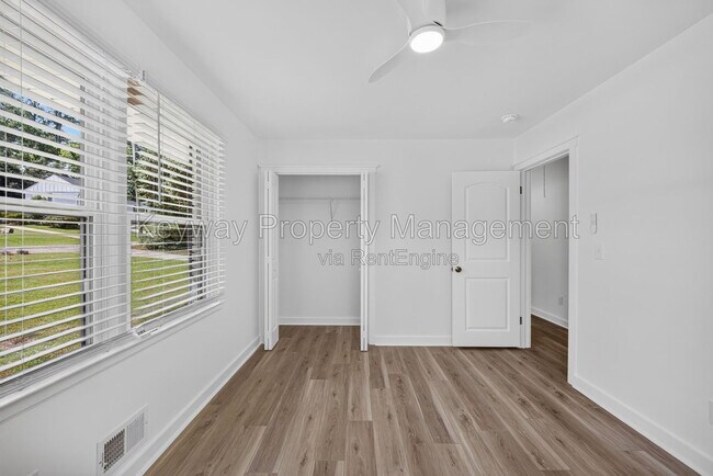 Building Photo - 3007 Stratford Dr