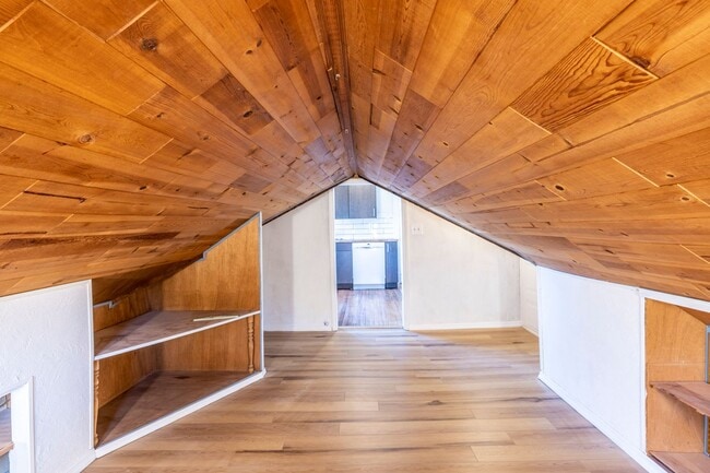 Building Photo - 213 Todd Ave