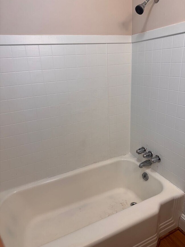 Building Photo - 2 BED, 1 BATH HOME LOCATED A FEW BLOCKS FROM DOWNTOWN ASHEBORO!