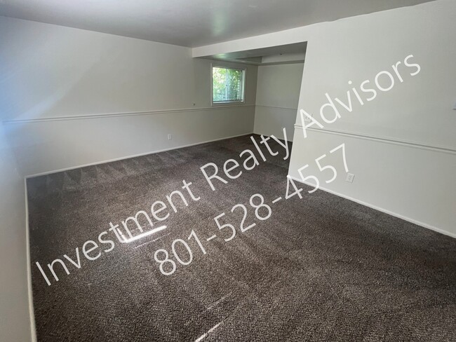 Building Photo - Spacious Apartment in Salt Lake City!