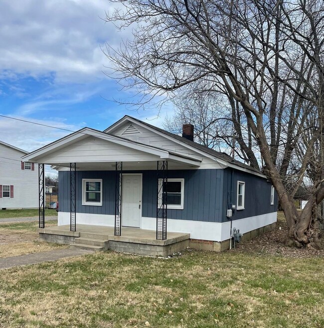 Primary Photo - 2 Bedroom/1 Bath Home with Detached Garage