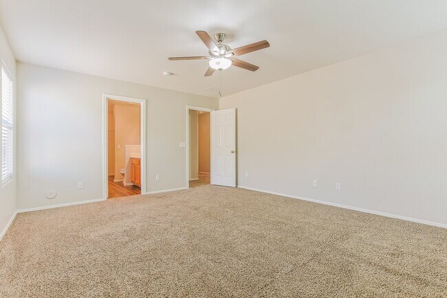 Building Photo - 2297 E Meadow Chase Dr