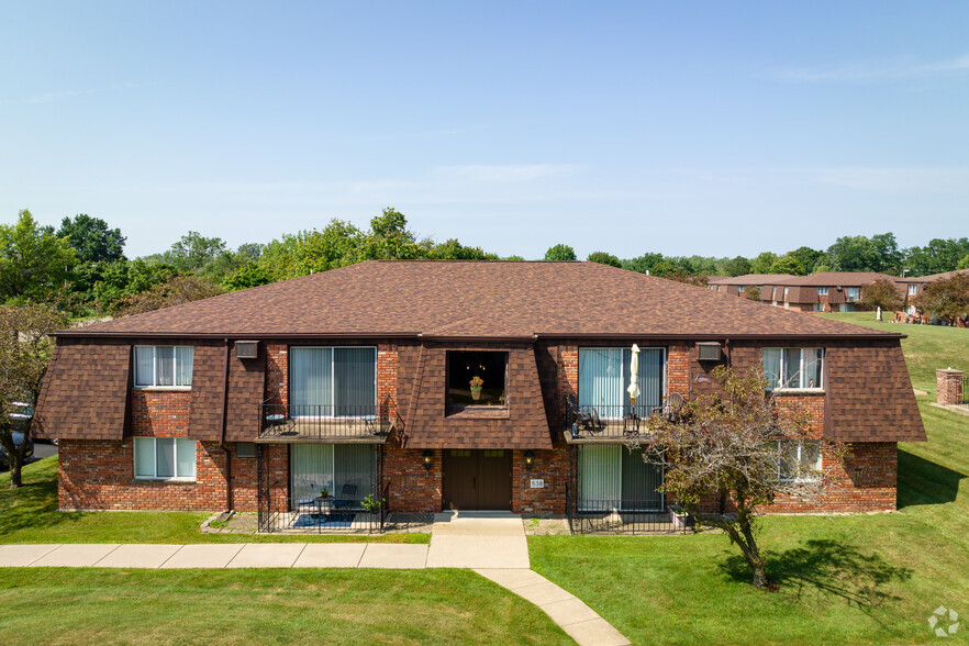 Primary Photo - Birchwood Square Apartments