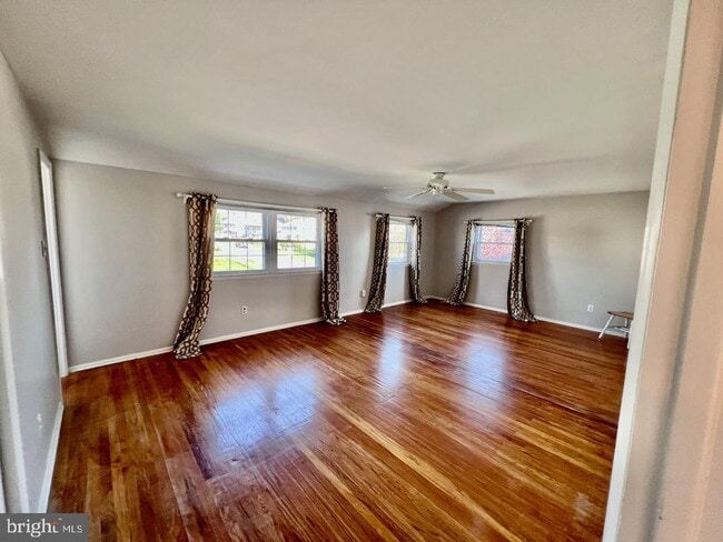 Building Photo - 918 Rockwell Rd