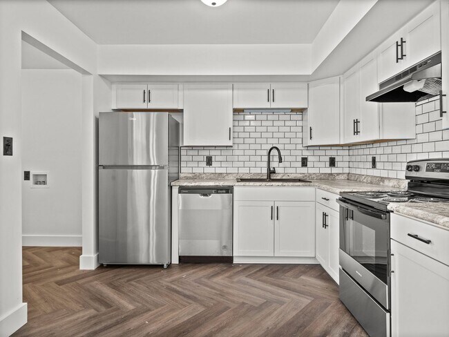 Building Photo - Welcome to Myrtlewood Circle!