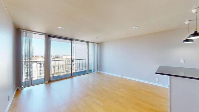 Building Photo - 657 Kansas St