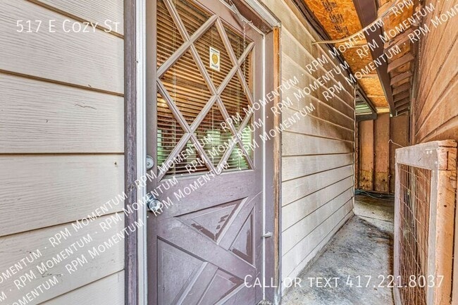 Building Photo - 517 E Cozy St