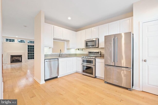 Building Photo - 3110 9th Rd N