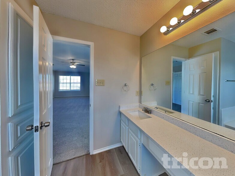 Building Photo - 1110 Orangewood Ln