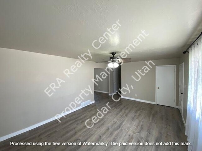Building Photo - 394 S 500 W