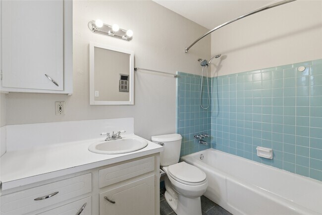 Building Photo - 5814 Viking Dr