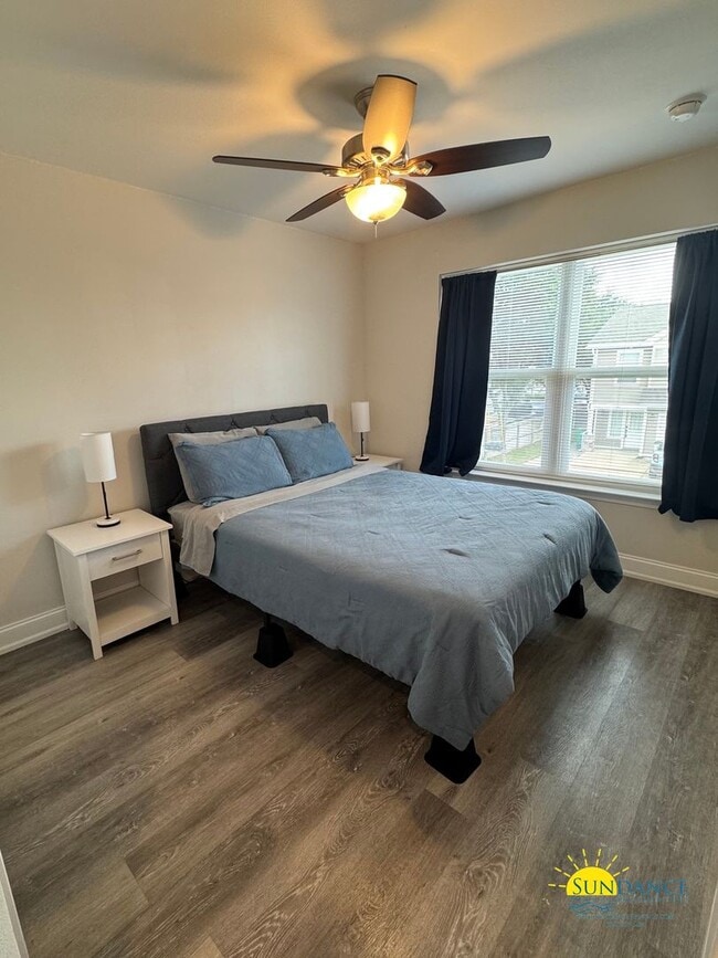 Building Photo - Beautiful 3BR/2.5BA Townhome inNiceville-Near Eglin AFB!