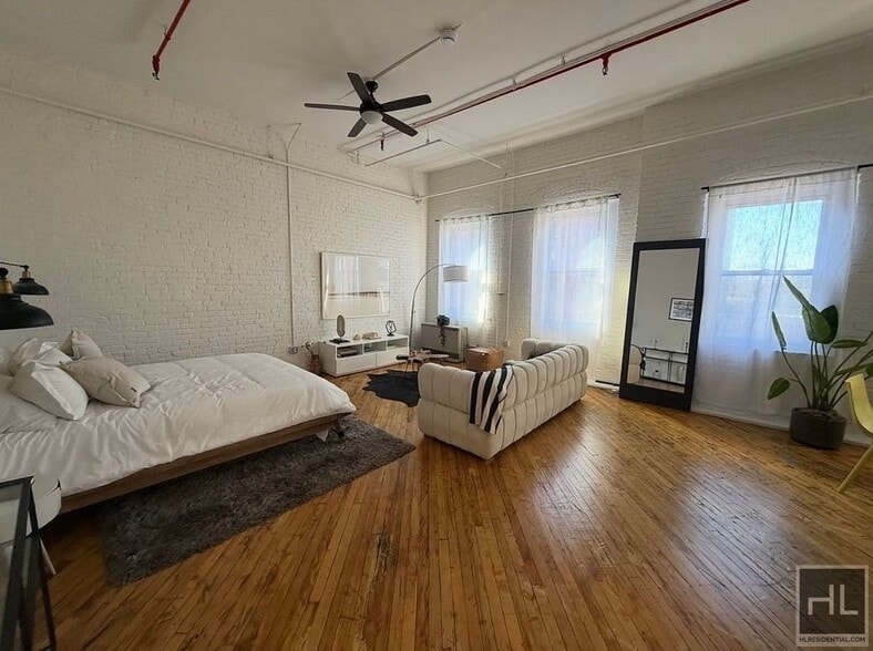 Building Photo - LINCOLN AVENUE