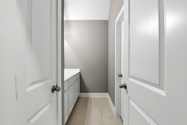 Building Photo - 808-808 Marisol Bay Dr