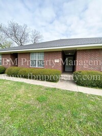 Building Photo - 202 E Hinton St