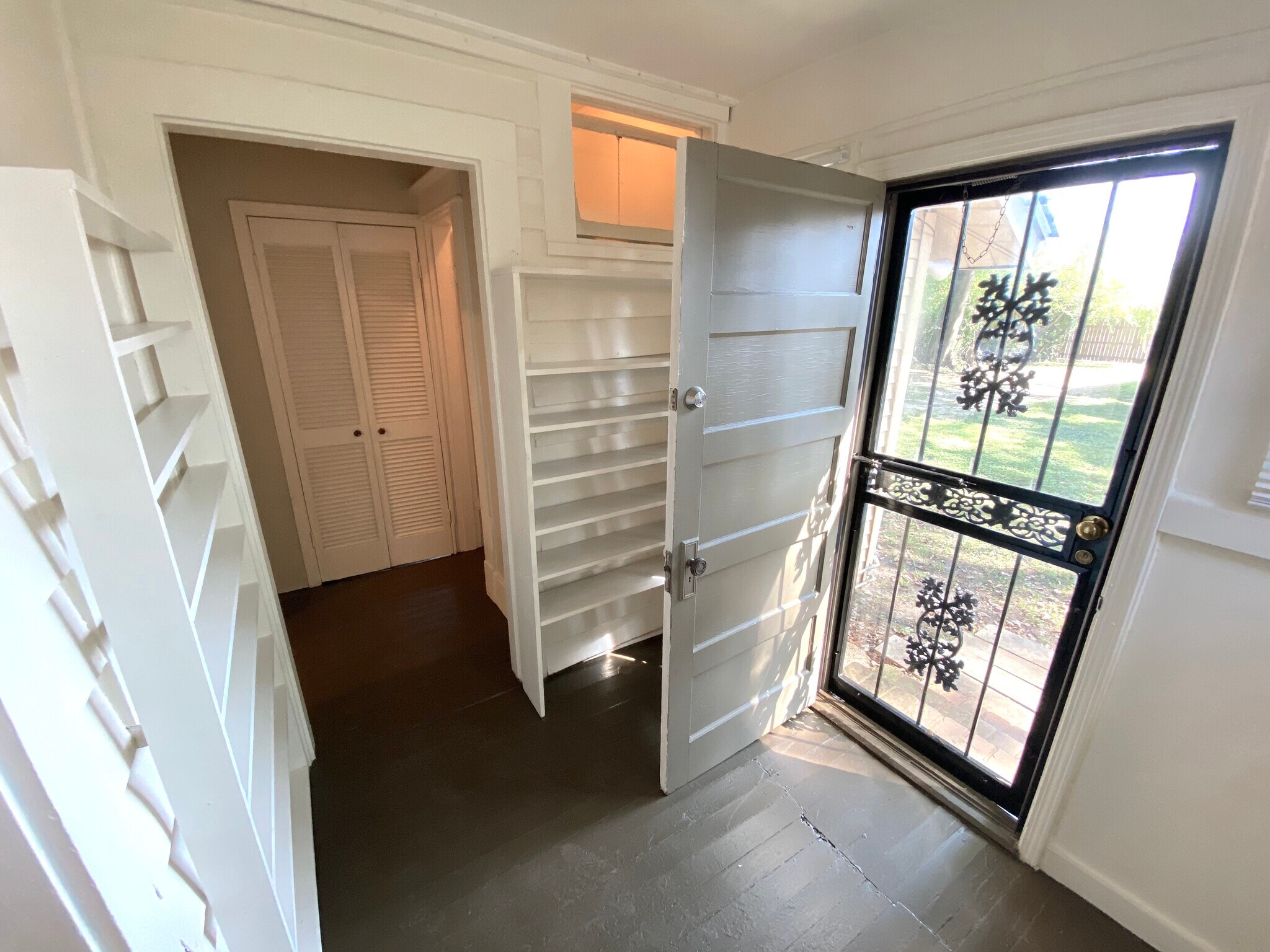 Mud room - 1263 Agnes Pl