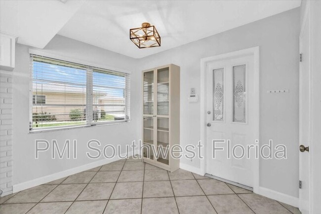 Building Photo - 1405 Cambridge Dr