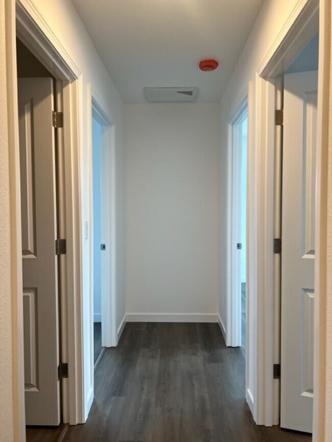 Building Photo - 1106-1108 W 11TH