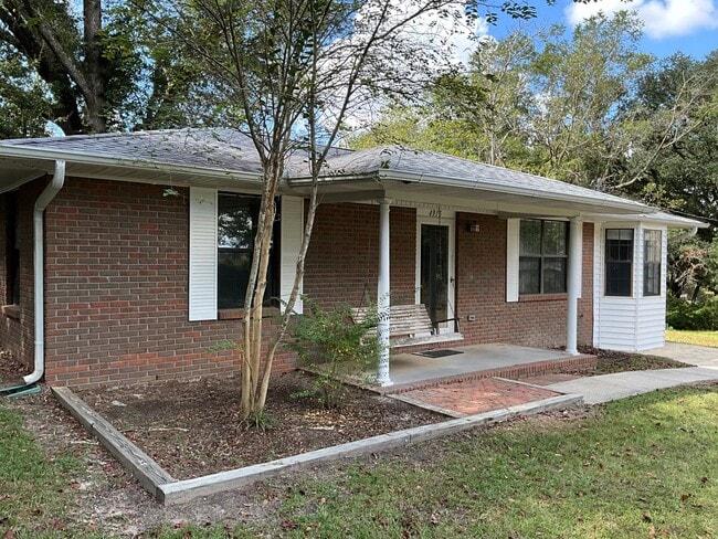 Primary Photo - 3/1 Quiet Country Home in Graceville
