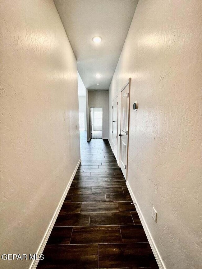 Building Photo - 13652 Glen Vista Ln