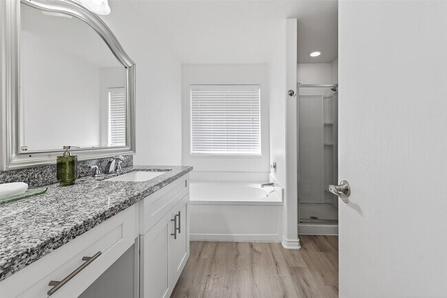 Building Photo - 9111 Grand Villa Ln