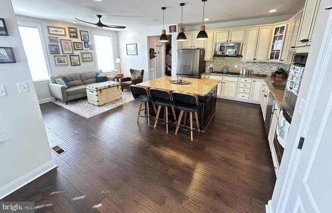 Building Photo - 4512 Grazing Way