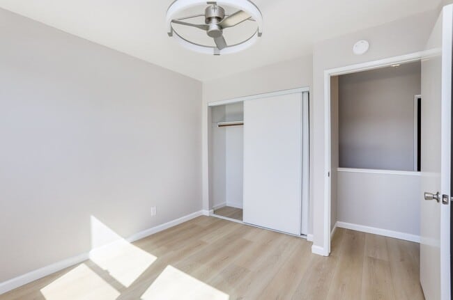 Building Photo - Sunny Potrero Hill 3BR / 1BA Townhome | Private Yard | YouTube Tour