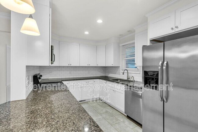 Building Photo - 1501 Quail Dr