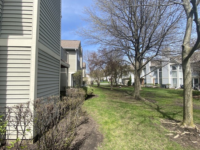 Building Photo - 2111 Camden Ln