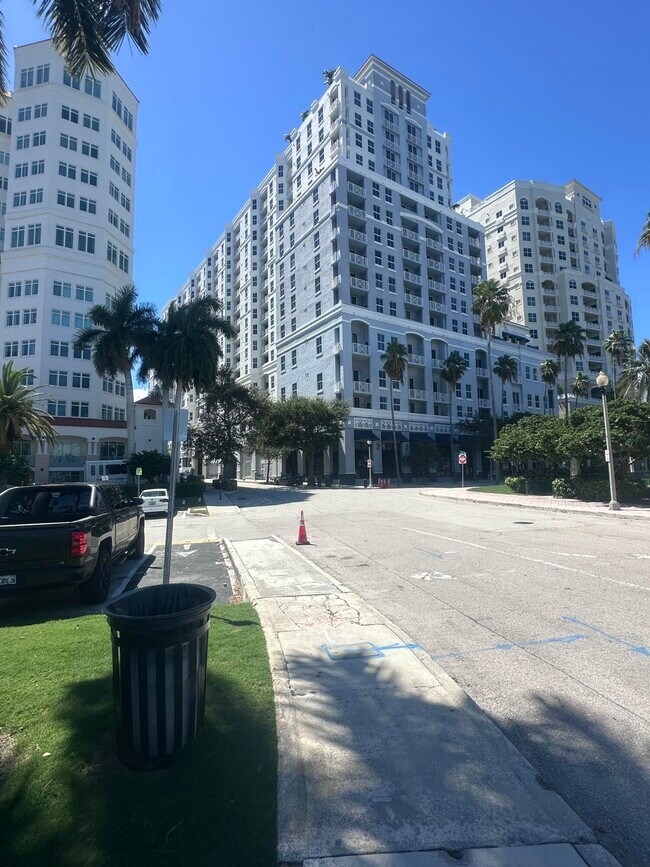 Building Photo - 255 Evernia St