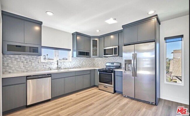 Building Photo - 4507 Lomita St