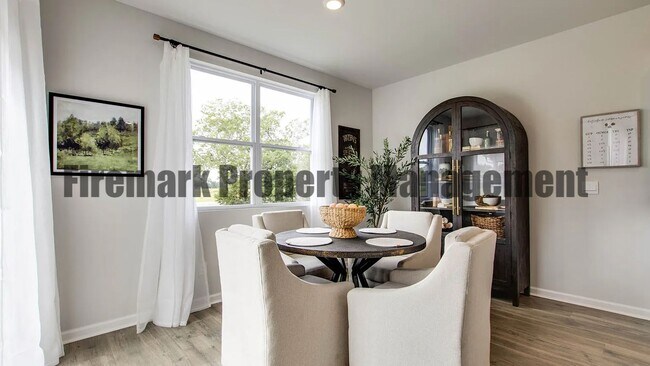 Building Photo - 4 Bedroom, 2.5 Bath and 2 Car Garage in Ha...