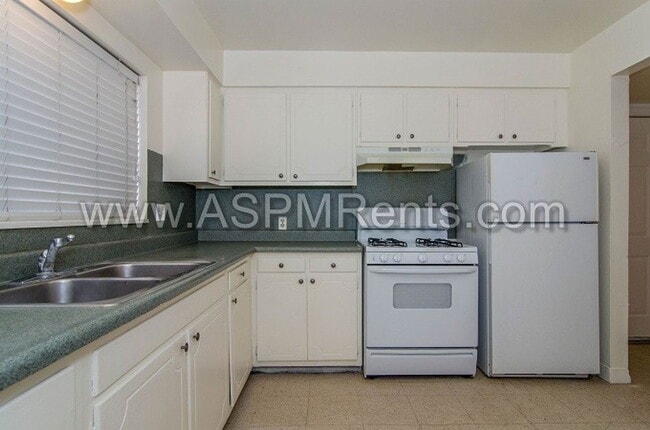 Building Photo - 3062 S 300 E