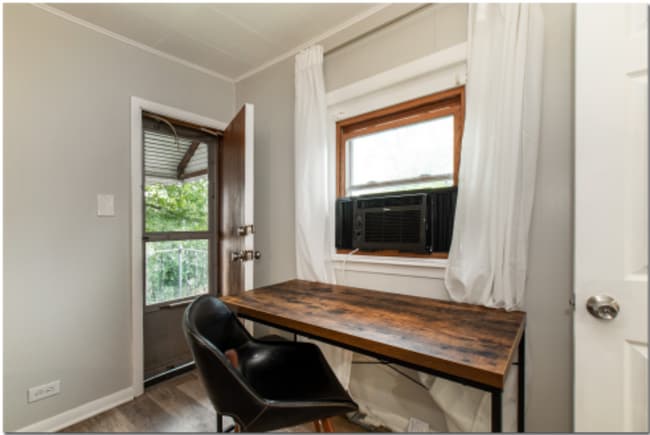 Building Photo - 3833 W 133rd St